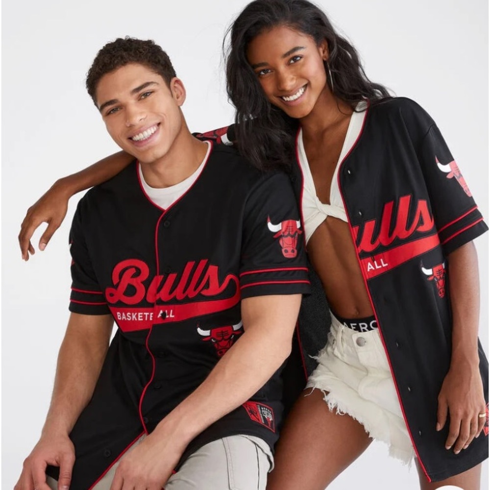 NWT Chicago Bulls Basketball Button Up Ultra Game Jordan Jersey/Hat Bundle